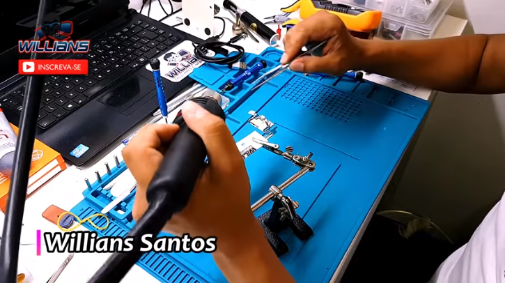 Aprenda como Remover Conector de Carga Micro USB com Estação de Retrabalho.